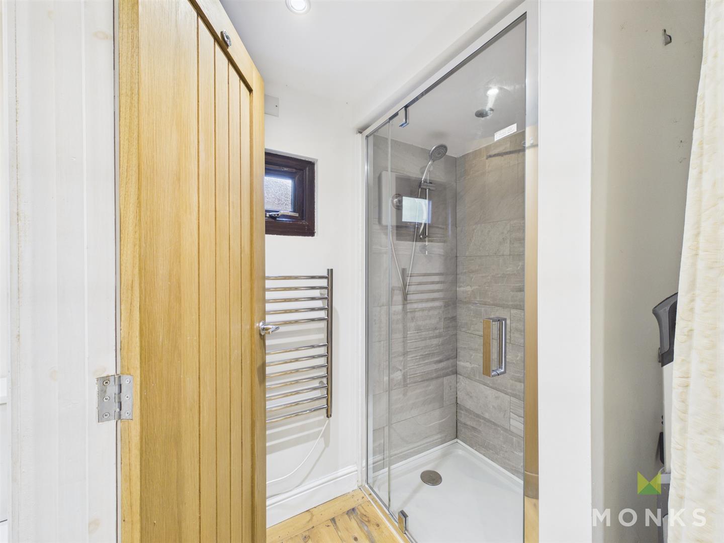 Everglades Brynhafod Lane, Oswestry, SY11 1SH For Sale